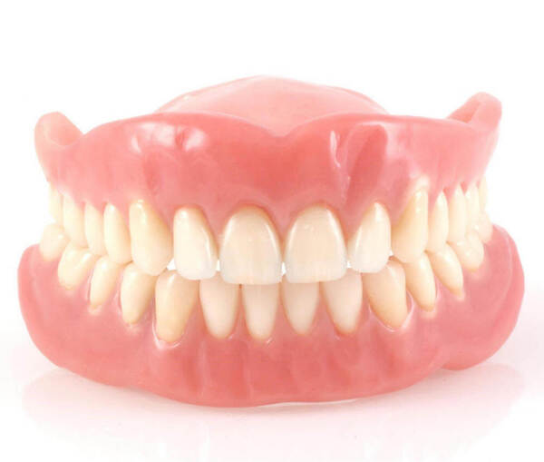 Как привыкнуть к зубным протезам?