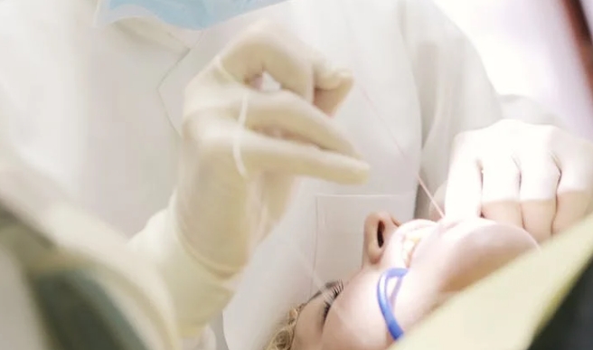 В каких случаях необходима лоскутная операция на десне?